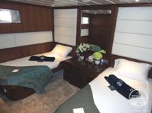 Oman Scuba Diving Holiday. Luxury Oman Aggressor Liveaboard. Deluxe Stateroom.